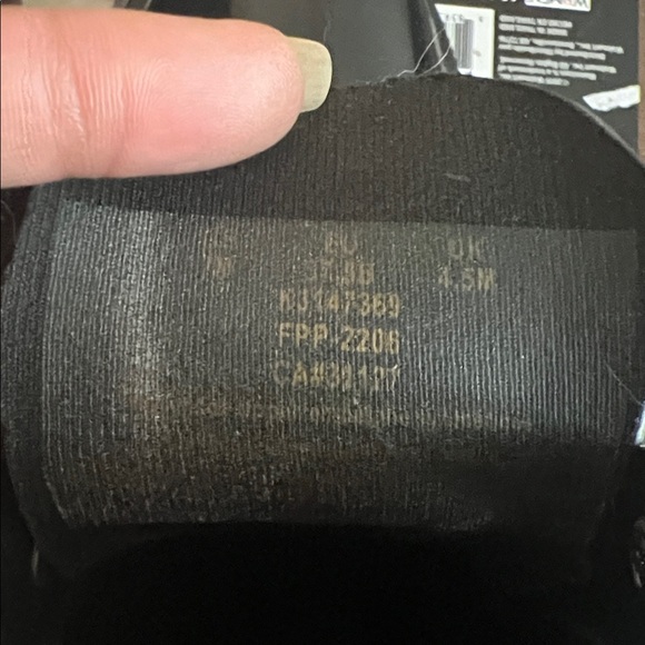 EUC DKNY Black Patent Leather Rain Lace-Up Boots Size 7 - Picture 8 of 10